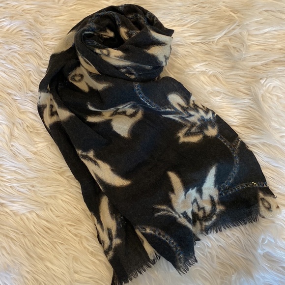 Lucky Brand Black Floral Embroidered Wrap or Scarf - Picture 6 of 8